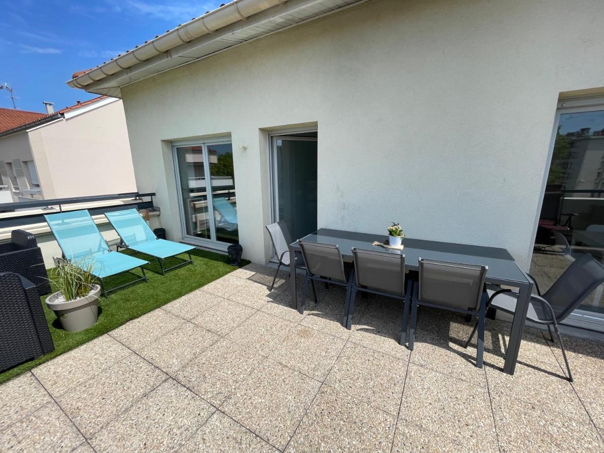 Bngo I Immense Rooftop Lyon I 2 Chambres, 4 Places Parkings, 2 Immenses Terrasses, 8 Personnes Exterior photo